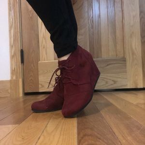 Super cute and COMFY lace up booties